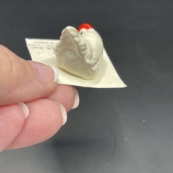 Hagen Renaker Chicken Hen Vintage Retired  1986 On Card White Red Gray - Picture 3 of 4